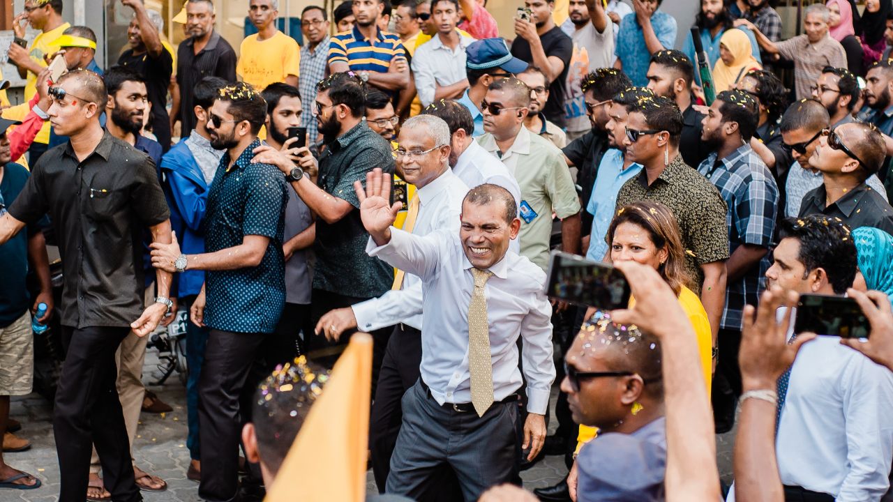 If you don’t read the newspaper, you’re uninformed; if you read it, you’re misinformed - Mark Twain